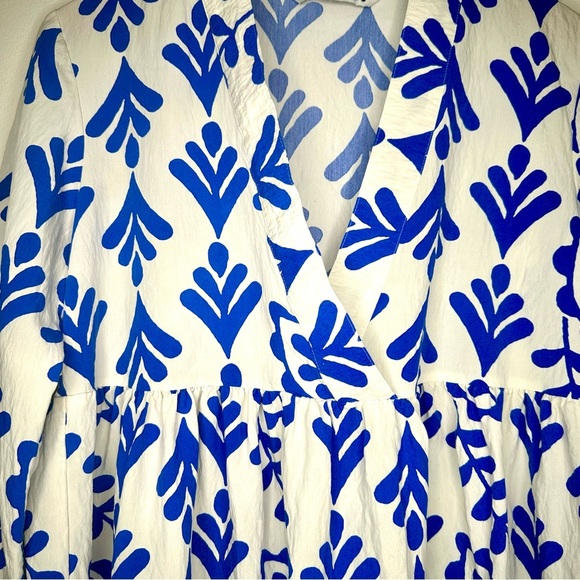 Zara Floral Blue and White V-Neck Mini Dress Size Small - Picture 6 of 11